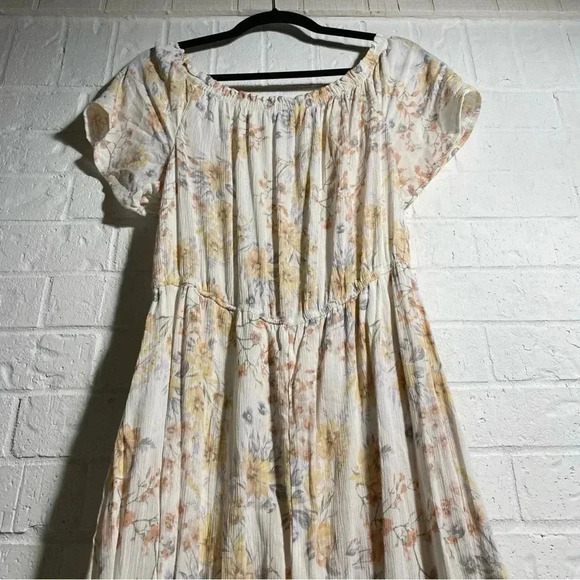 Floral Shorts Romper With Train Size L Off The Shoulder Sleeves Yellow and White - Picture 6 of 14